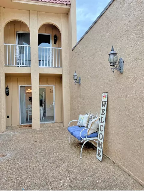 2035 Fleur De Lis Ct, Arlington, TX 76012