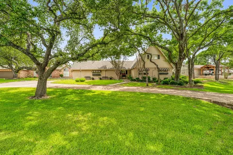 6111 Laredo Ct, Granbury, TX 76049