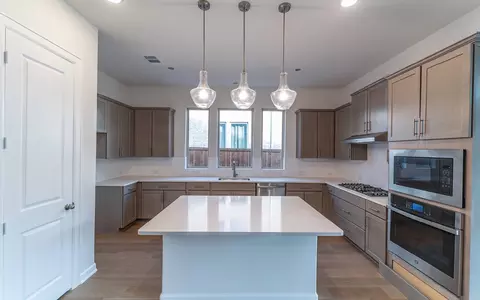 Kitchen - 1855 Navarre Way, Heath, TX 75032 photo 1 of 2
