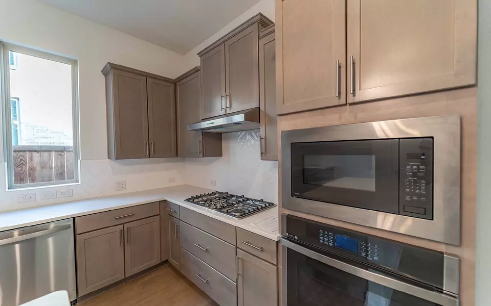 Kitchen - 1855 Navarre Way, Heath, TX 75032 photo 2 of 2