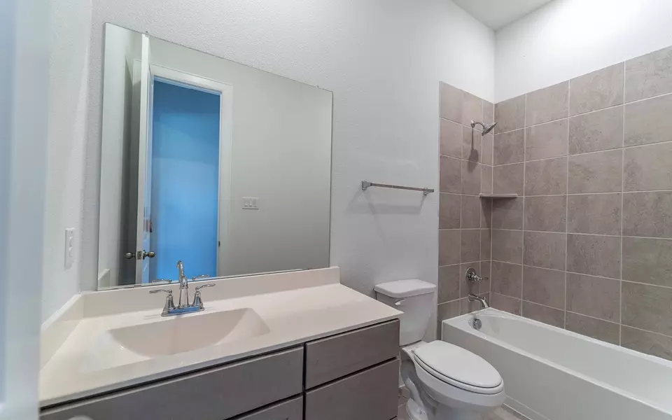 Bath - 1855 Navarre Way, Heath, TX 75032 photo 4 of 6