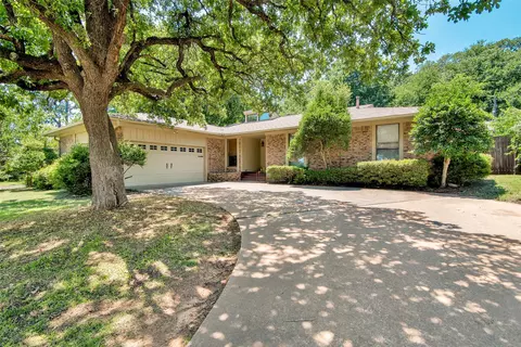 209 Spring Valley Rd, Denison, TX 75020