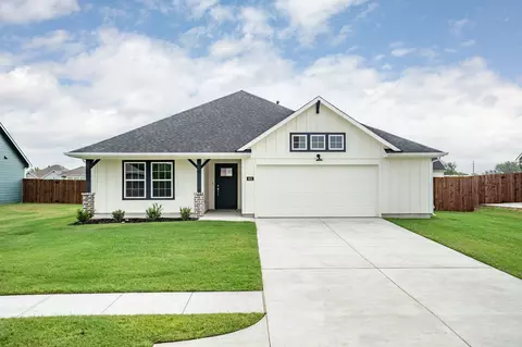 603 Kyle Dr, Tioga, TX 76271