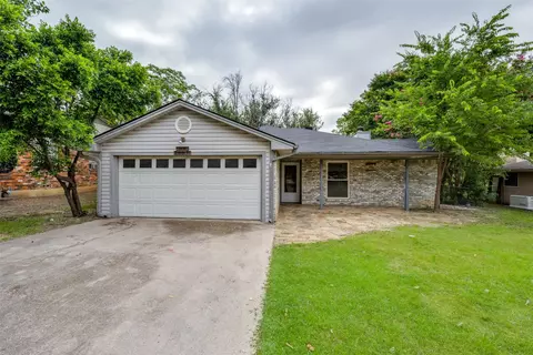 2004 Navajo St, Denton, TX 76209