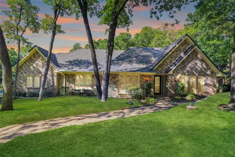 1404 Crownhill Ct, Arlington, TX 76012