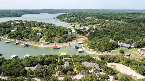 283 Pam Dr, Chico, TX 76431