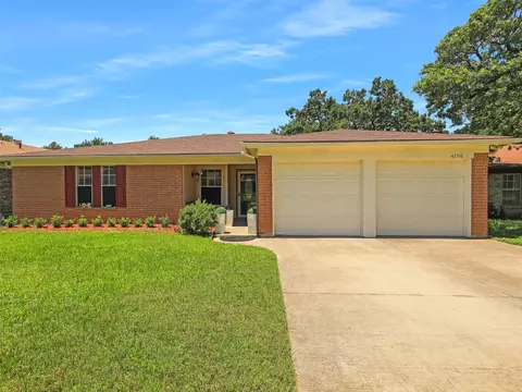 4706 Crest Dr, Arlington, TX 76017