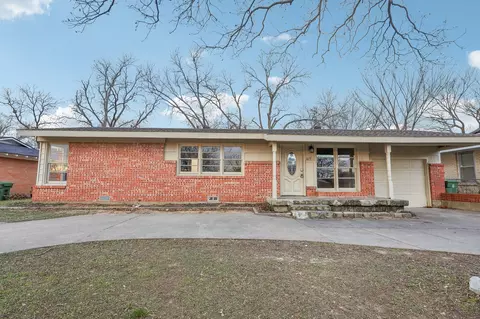 617 Norwood Dr, Hurst, TX 76053