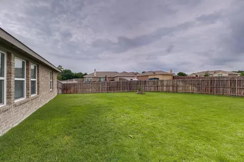 Exterior - 4016 Bear Brook Dr, Lancaster, TX 75146 photo 4 of 6