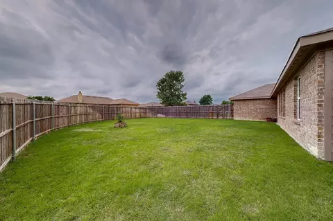 Exterior - 4016 Bear Brook Dr, Lancaster, TX 75146 photo 5 of 6