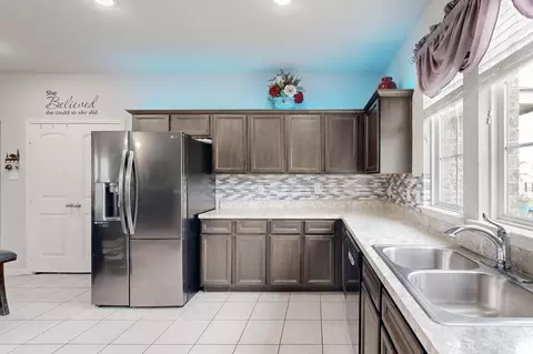 Kitchen - 4016 Bear Brook Dr, Lancaster, TX 75146 photo 4 of 5