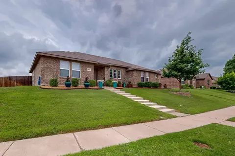 Exterior - 4016 Bear Brook Dr, Lancaster, TX 75146 photo 2 of 6
