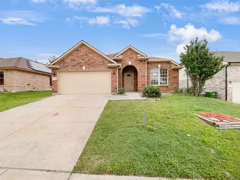 6748 Red Rock Trl, Watauga, TX 76137
