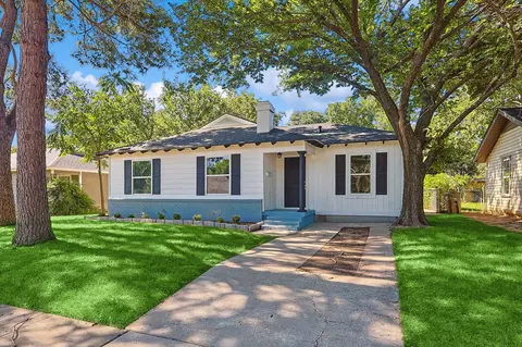 6836 Van Natta Ln, Fort Worth, TX 76112