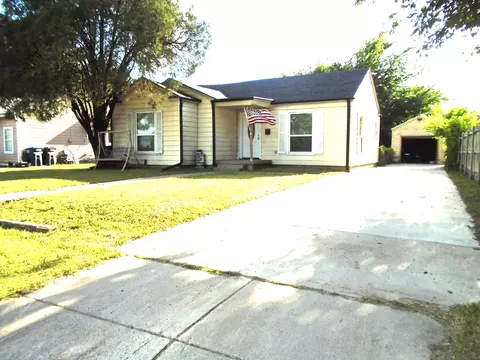 2301 Williams Pl, Fort Worth, TX 76111