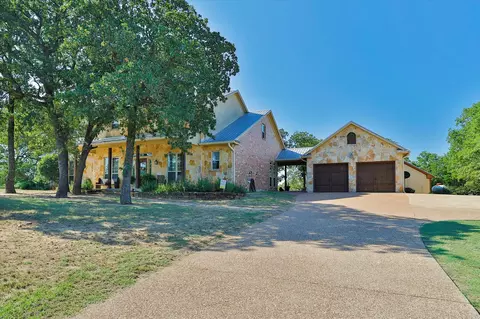 137 Silver Lakes Dr, Sunset, TX 76270
