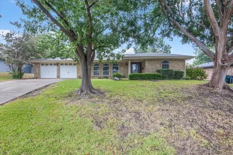 6425 Winifred Dr, Fort Worth, TX 76133