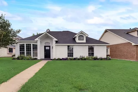 12510 Autumn Trl, Balch Springs, TX 75180