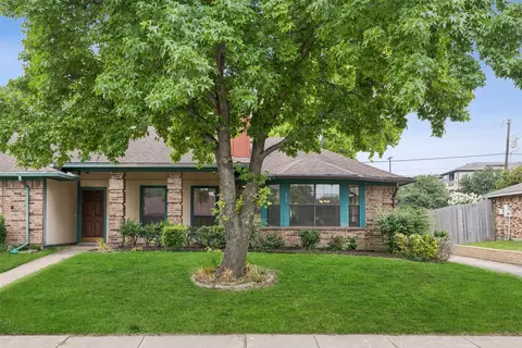 210 E Amberway Ln, Garland, TX 75040