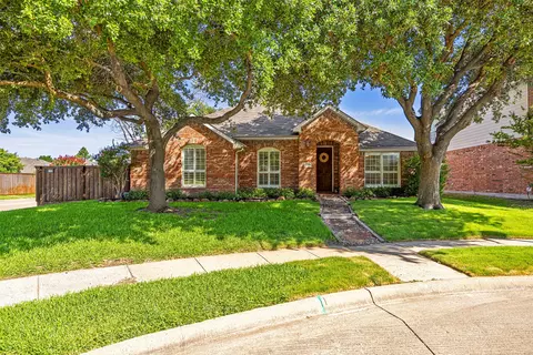 5704 Pinecrest Ct, Mckinney, TX 75070