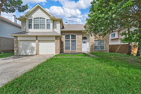8102 Modesto Dr, Arlington, TX 76001