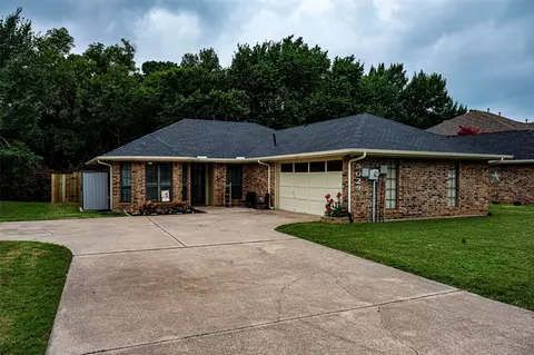 5029 Creekwood Dr, Flower Mound, TX 75028