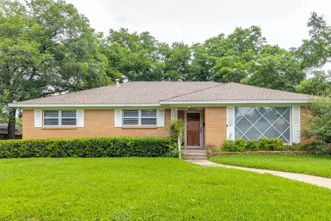 8421 Banquo Dr, Dallas, TX 75228