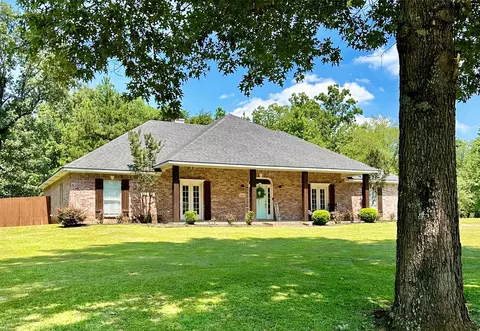108 Oak Leaf Trl, Benton, LA 71006