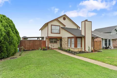 9901 Lone Eagle Dr, Fort Worth, TX 76108