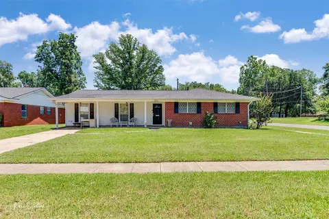1600 Patricia Dr, Bossier City, LA 71112