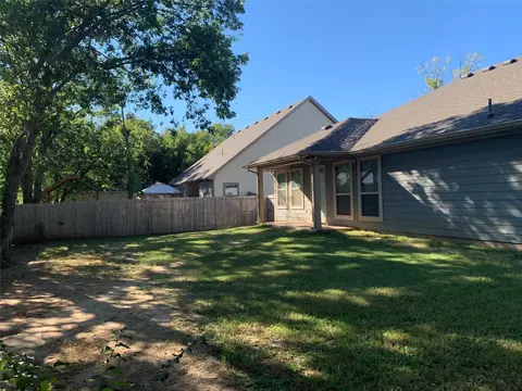 Exterior - 208 Second St, Valley View, TX 76272 photo 5 of 5