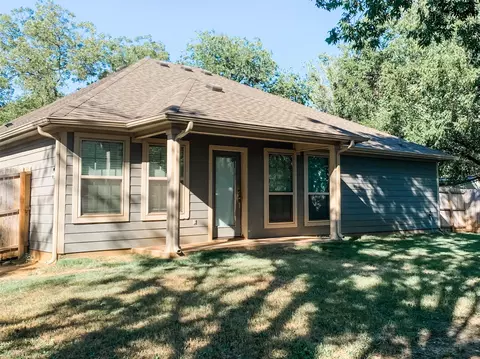 Exterior - 208 Second St, Valley View, TX 76272 photo 4 of 5