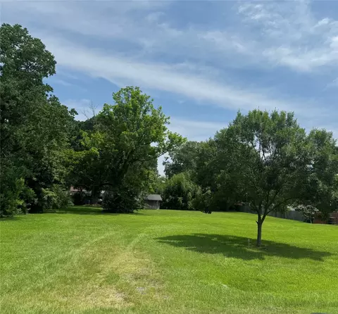 1860 Live Oak Dr, Shreveport, LA 71118