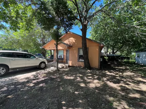 2903 22nd St, Fort Worth, TX 76106