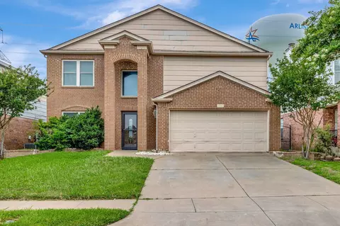 201 Amber Ridge Dr, Arlington, TX 76002
