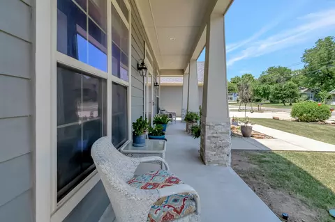 415 E Main St, Pilot Point, TX 76258 photo 3