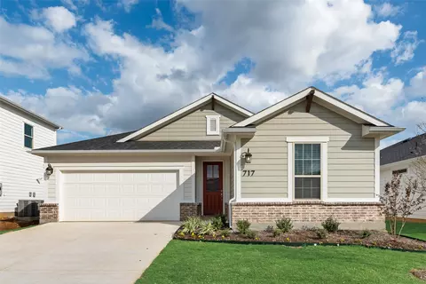 717 Marcus Ln, Crowley, TX 76036
