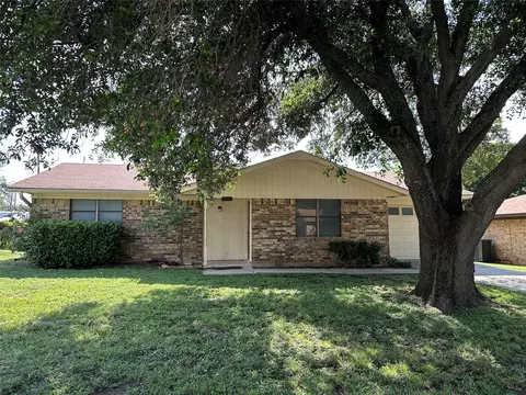 4305 Mimosa Dr, Brownwood, TX 76801