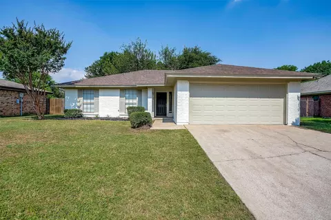 6717 Red Fox Trl, Fort Worth, TX 76137