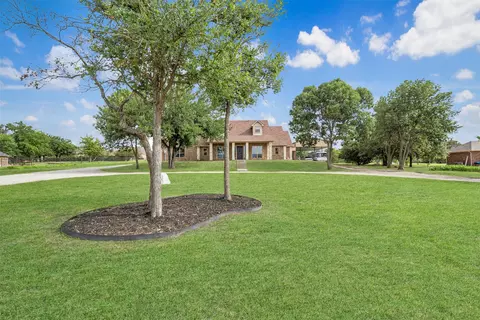 835 Trailwood Dr, Weatherford, TX 76085