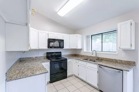 2216 Ryan Rdg, Grapevine, TX 76051 photo 2