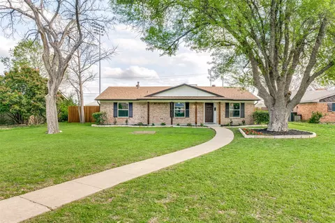 121 Vanderbilt Ln, Waxahachie, TX 75165