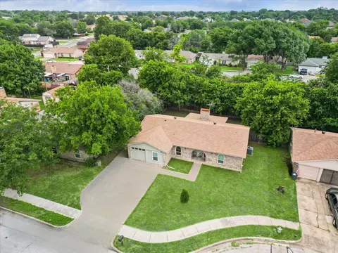6908 Betsy Ross Ct, Watauga, TX 76148