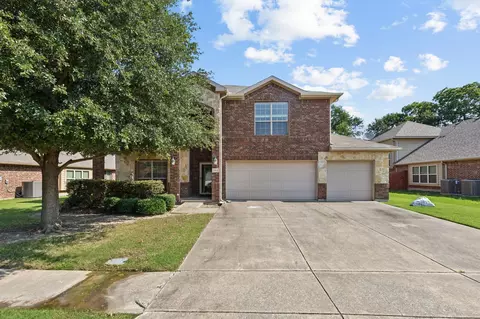 749 Fannin Dr, Lavon, TX 75166