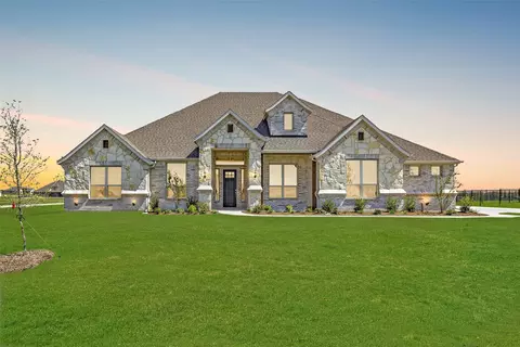 6801 Emerson Dr, Heartland, TX 75126