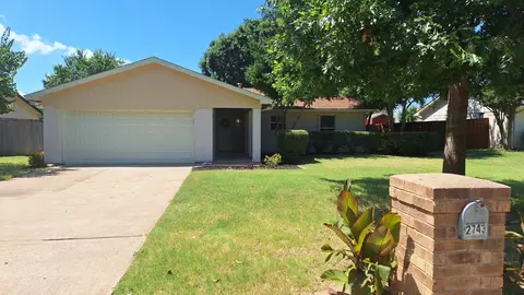 2743 Kimberly Dr, Grapevine, TX 76051