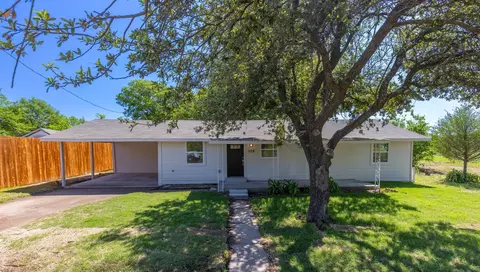 108 Bella Vista Dr, West Tawakoni, TX 75474