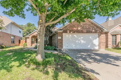 4913 Marineway Dr, Fort Worth, TX 76135