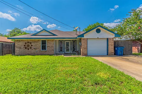 904 Melody Cir, Kaufman, TX 75142