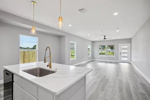 3721 Stanley Ave, Fort Worth, TX 76110